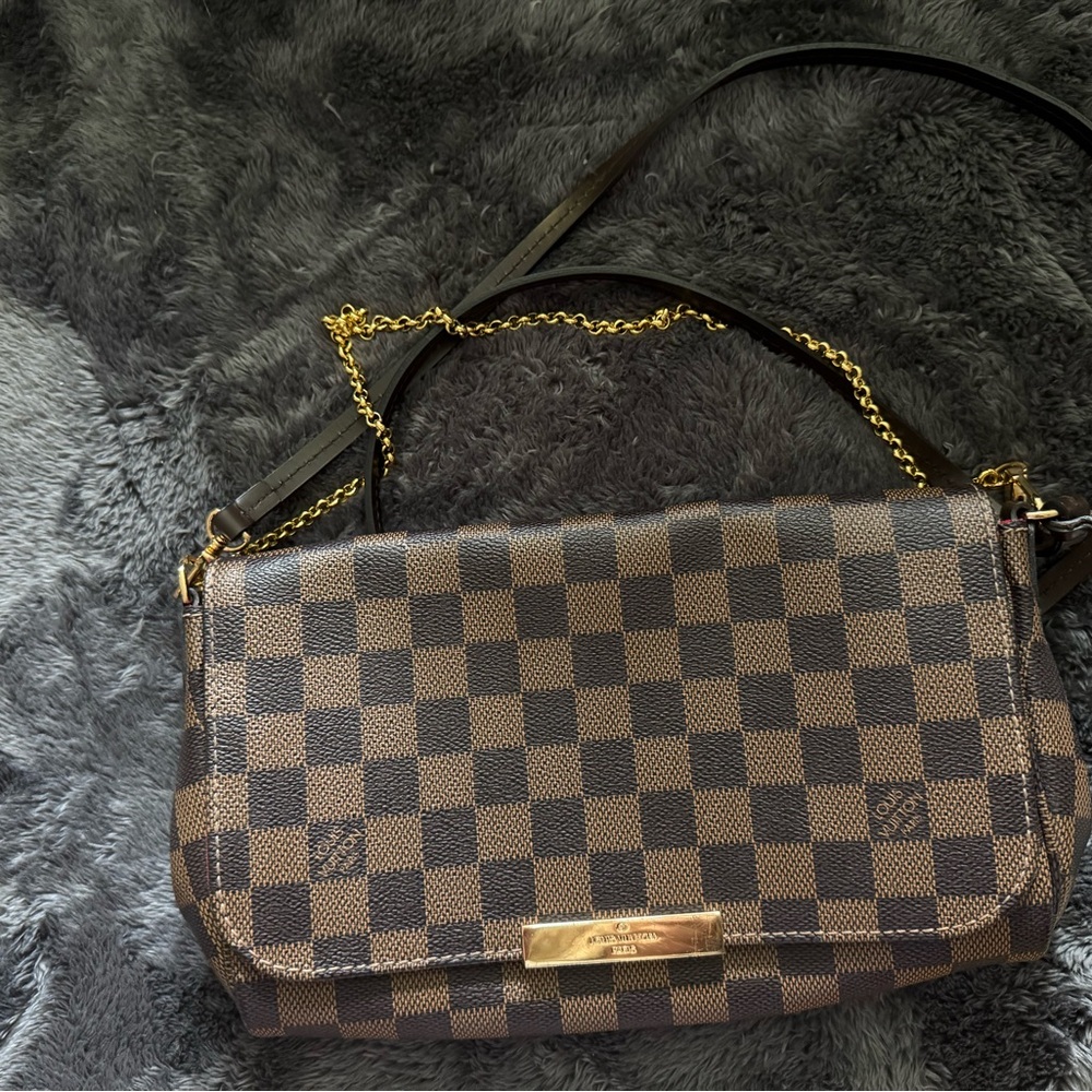 Louis Vuitton Favorite MM Shoulder Bag